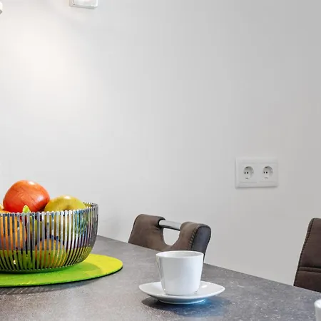 Seeblickwohnung Apartman